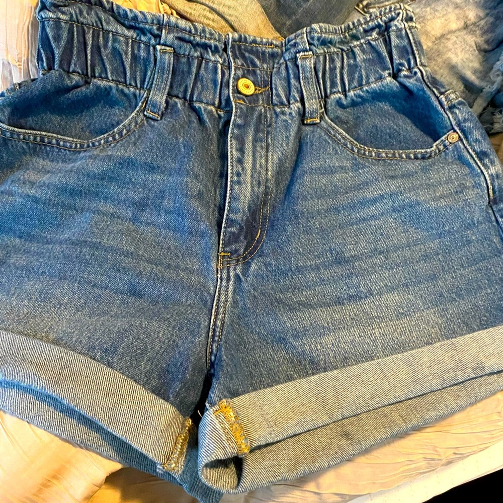 Adorable! KanCan denim high rise shorts